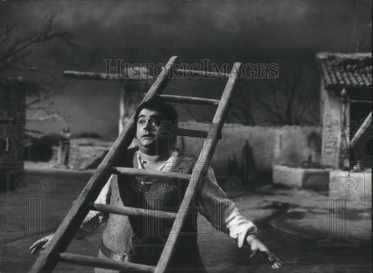 1974 Press Photo James Coco in Man of La Mancha - cvp04920 - Historic Images