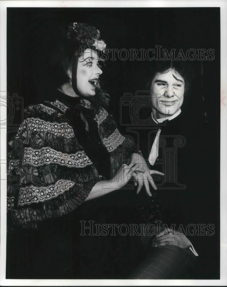 1972 Press Photo Paula Duesing &amp; Eric Conger in The Anniversary - cvp04528 - Historic Images