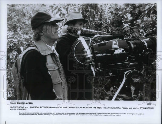 1989 Press Photo Michael Apte Director of Gorillas in the Mist - cvp19257 - Historic Images