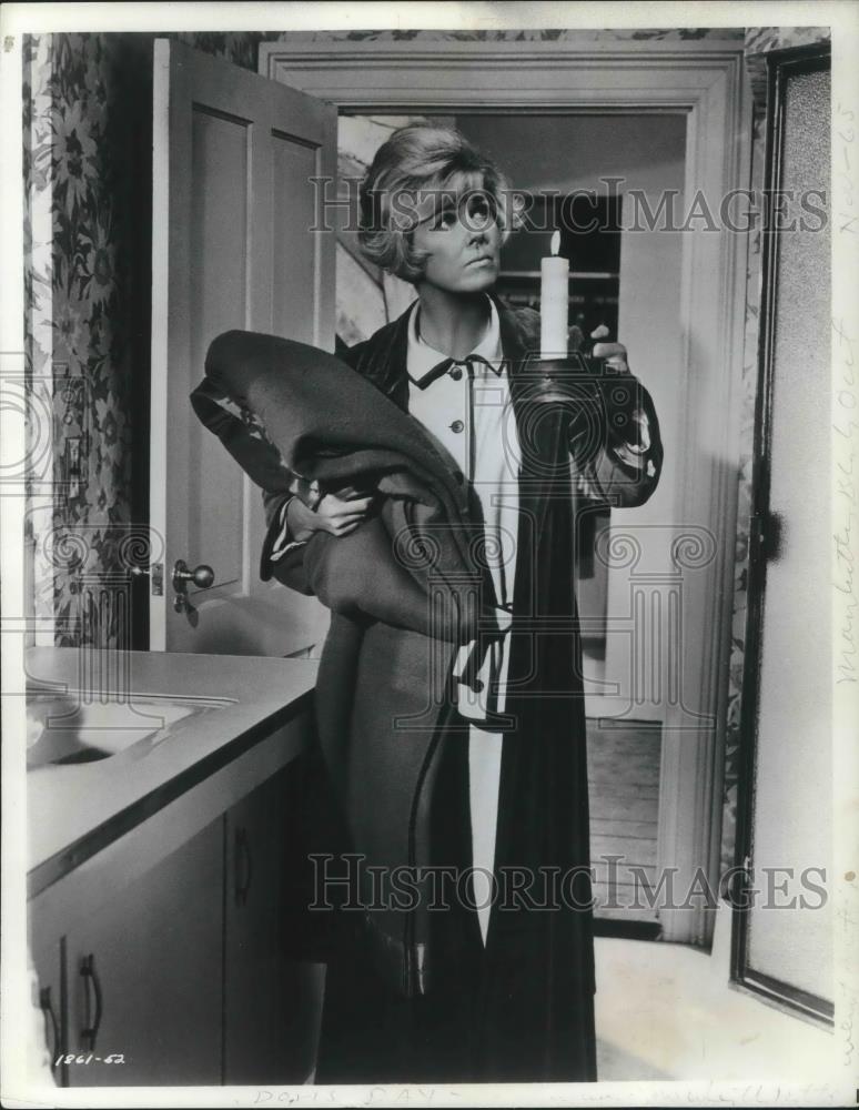 1968 Press Photo Doris Day in Where Were You When The Lights Went Out - Historic Images