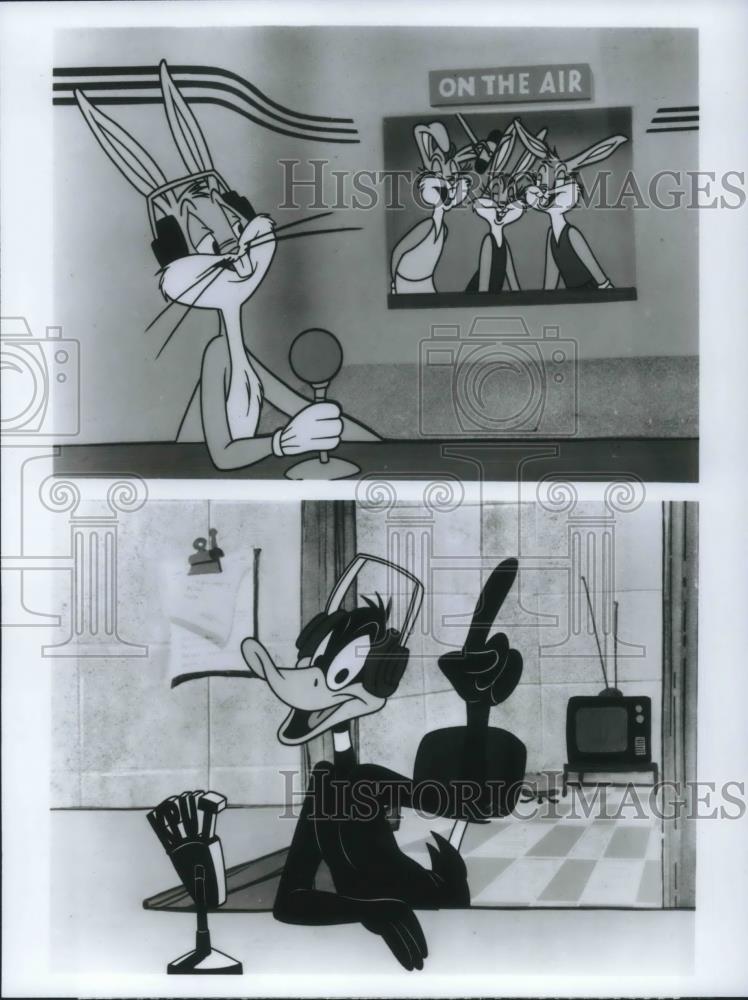 1990 Press Photo Bugs Bunny vs. Daffy Duck Battle of the Music Video Stars - Historic Images