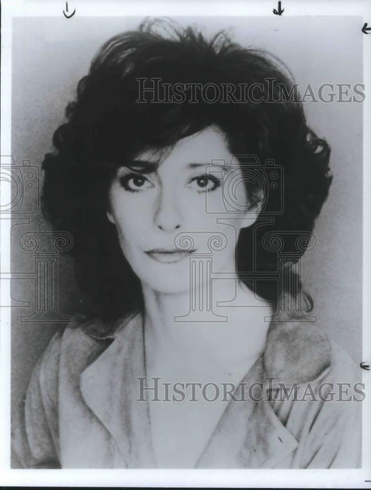 1985 Press Photo Elizabeth Ashley in A Coupla White Chicks Sitting Around Talkin - Historic Images