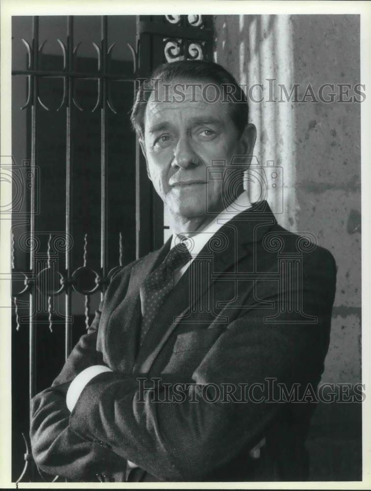 1986 Press Photo Richard Crenna in On Wings of Eagles - cvp01847 - Historic Images