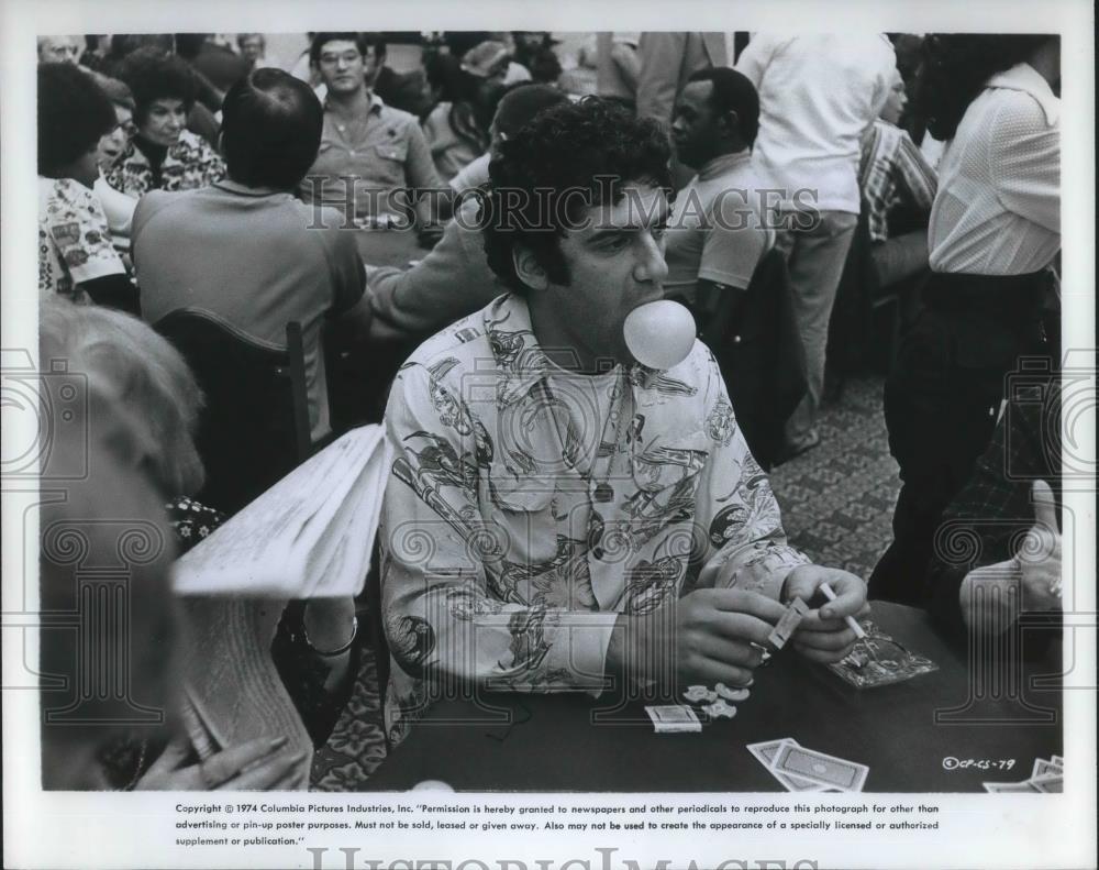 1974 Press Photo Elliott Gould in a scene from California Split - cvp13136 - Historic Images