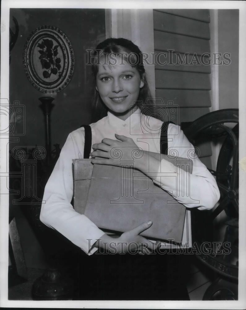 1969 Press Photo Mia Farrow - cvp12587 - Historic Images