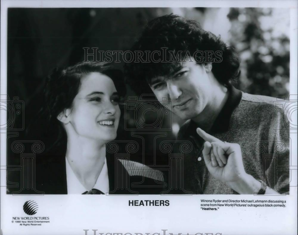 1990 Press Photo Winona Ryder and Michael Lehmann discuss Heathers scene - Historic Images