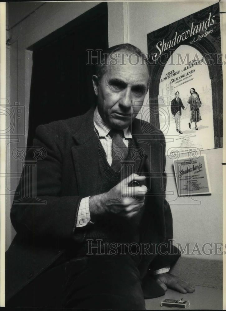 1990 Press Photo Nigel Hawthorne star of Shadowlands Broadway Play - cvp16125 - Historic Images