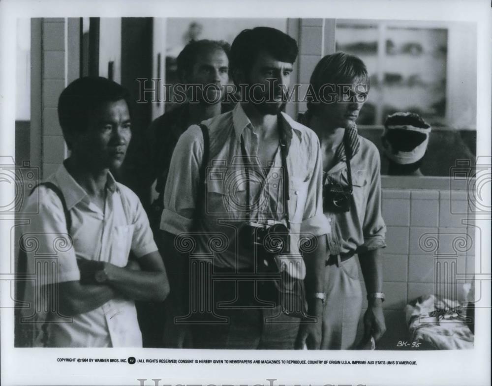 1988 Press Photo Sam Waterston Haing S. Ngor Julian Sands in The Killing Fields - Historic Images