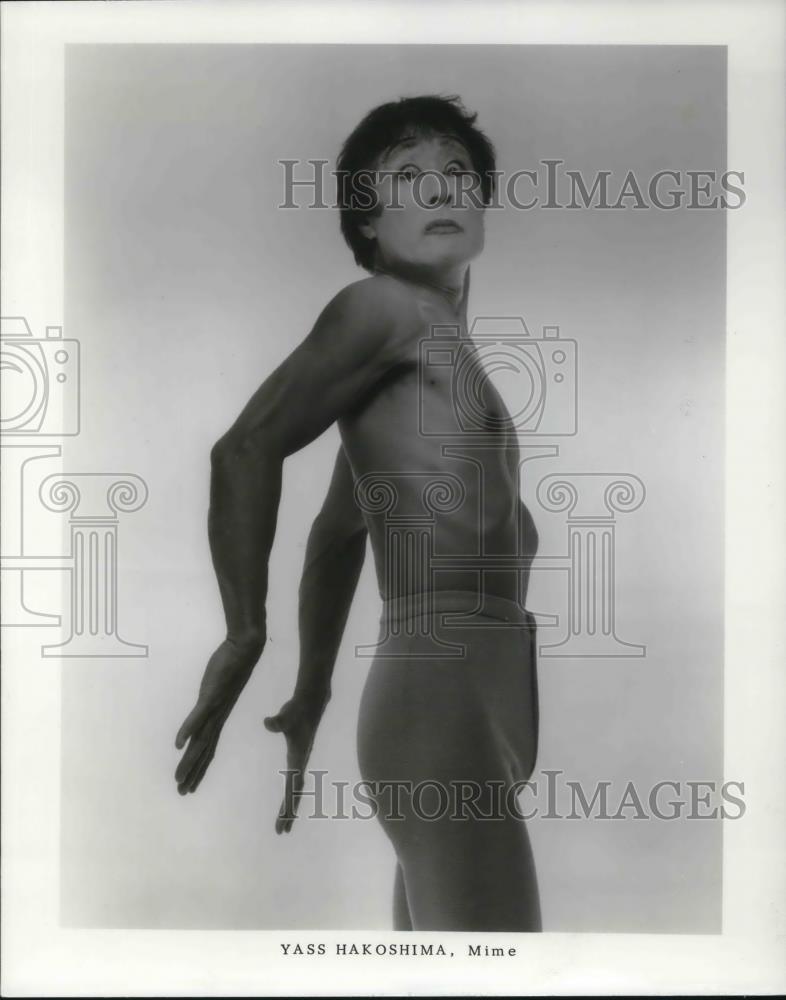 1992 Press Photo Yass Hakoshima in Trapped - cvp16580 - Historic Images