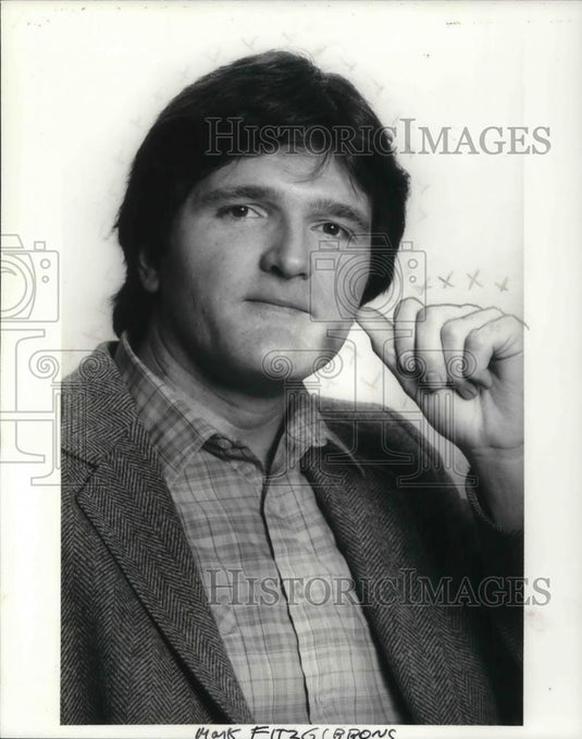 1983 Press Photo Mark Fitzgibbons adapts A Tale of Two Cties in to play - Historic Images