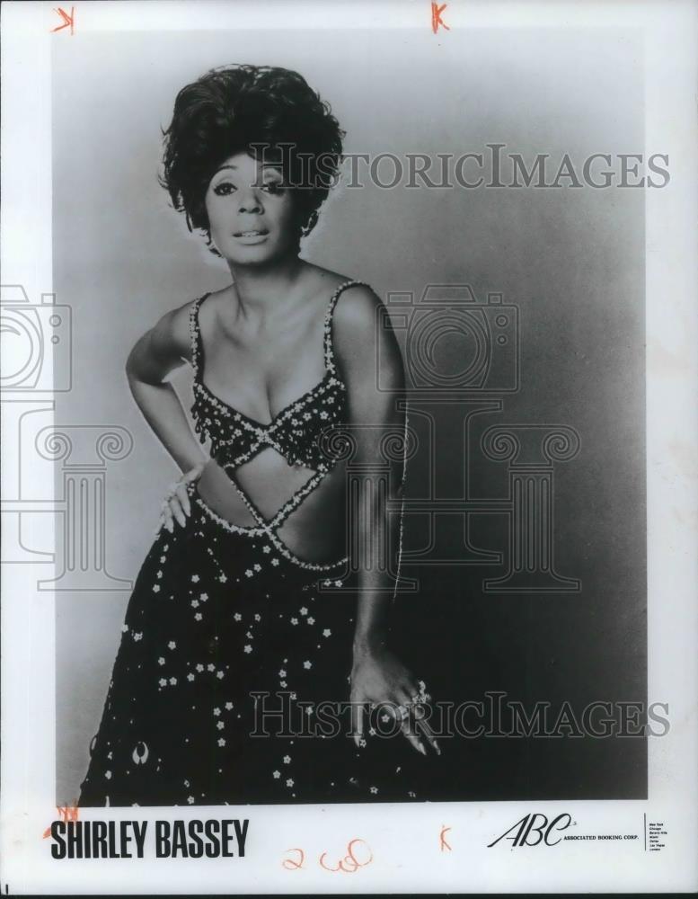 1973 Press Photo Shirley Bassey Contemporary Pop Singer - 184 - cvp05100 - Historic Images