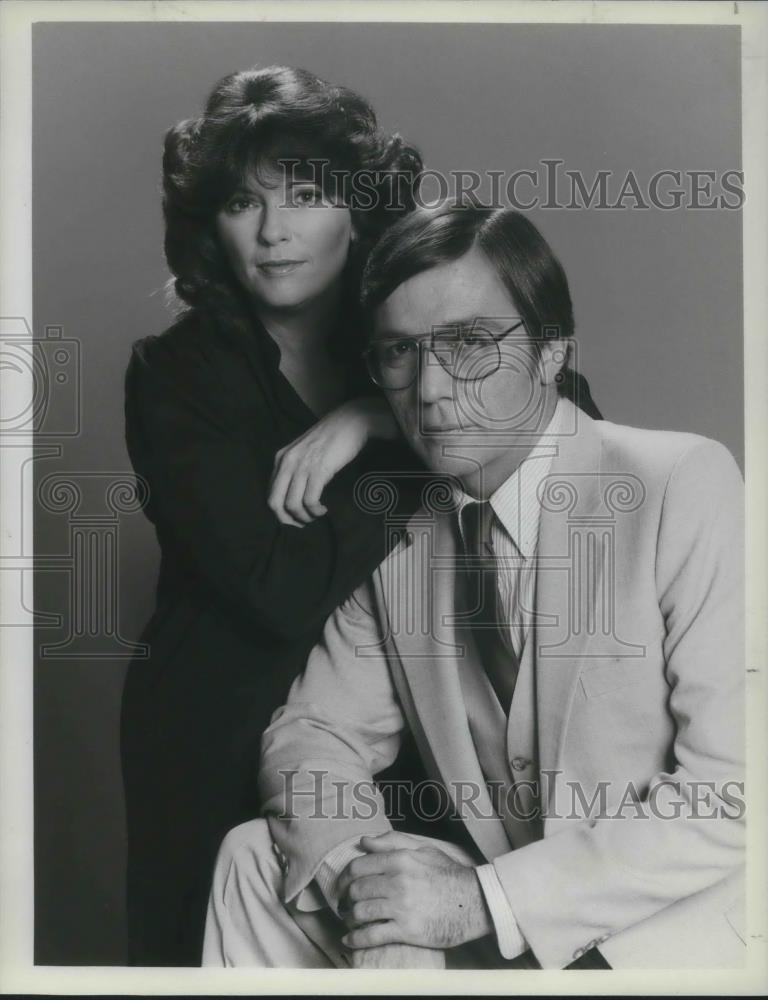 1982 Press Photo Lloyd Dobyns and Linda Ellerbee Co-Anchors NBC News Overnight - Historic Images
