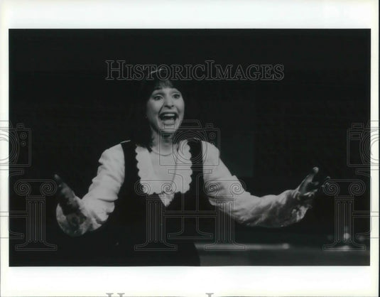1997 Press Photo Ellen Gould stars in the musical Bubbe Meises Bubbe Stories - Historic Images