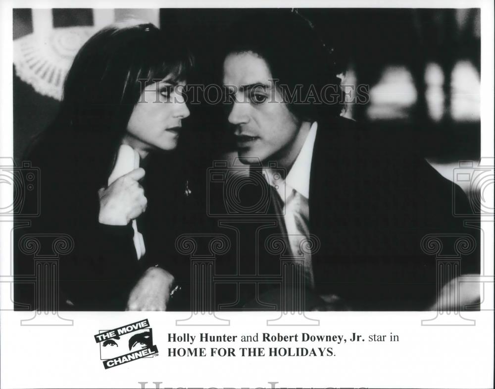 1997 Press Photo Holly Hunter and Robert Downey Jr. in Home for the Holidays - Historic Images