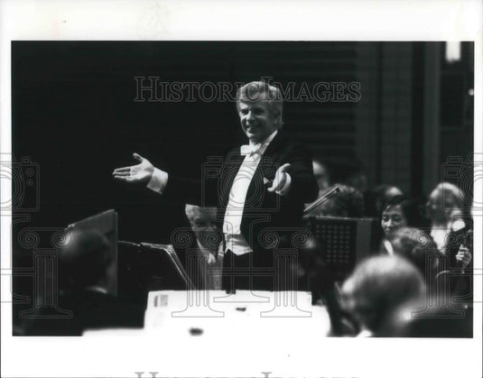 1994 Press Photo Christopher von Dohnanyi in Tokyo - cvp04896 - Historic Images