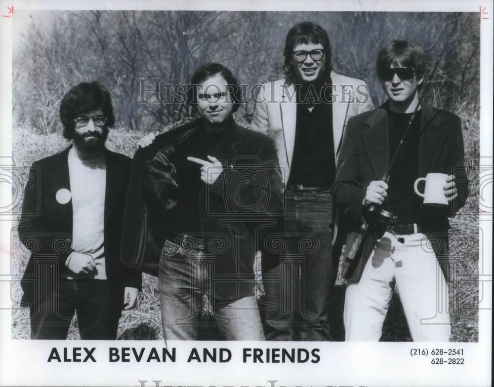 1981 Press Photo Alex Bevan &amp; Friends - cvp02916 - Historic Images