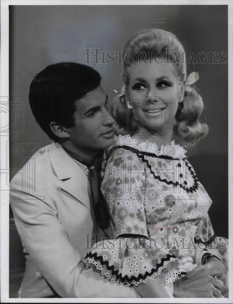 1968 Press Photo Mitzi Gaynor &amp; George Hamilton - cvp12125 - Historic Images