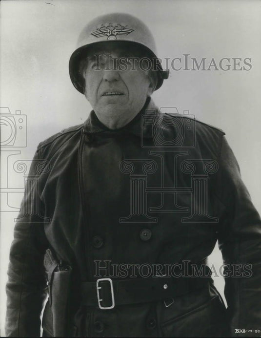 1968 Press Photo Ed Begley in Billion Dollar Brain - cvp05281 - Historic Images