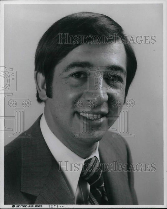 1977 Press Photo James M. Guyette United Airlines - cvp17777 - Historic Images