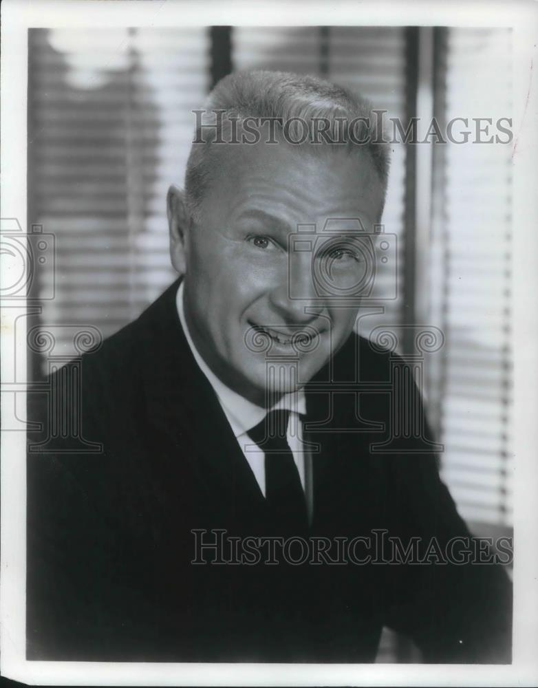 1964 Press Photo Eddie Albert star of Green Acres - cvp08048 - Historic Images