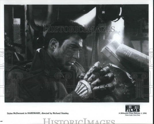 1990 Press Photo Dylan McDermott in Hardware - cvp08973 - Historic Images