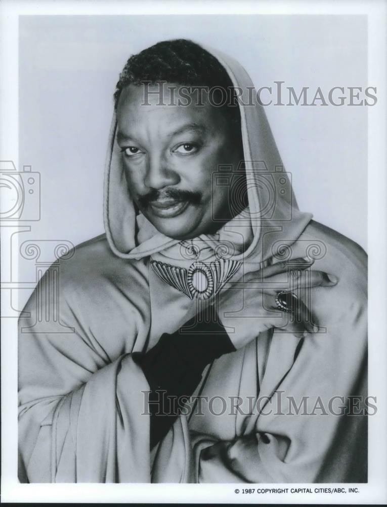 1987 Press Photo Paul Winfield in The Charmings - cvp09876 - Historic Images
