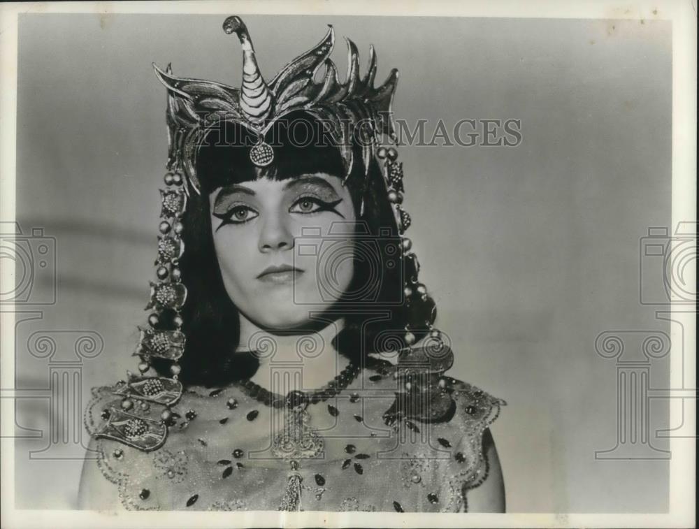 1963 Press Photo Patty Duke as Cleopatra on The Patty Duke Show - cvp05821 - Historic Images