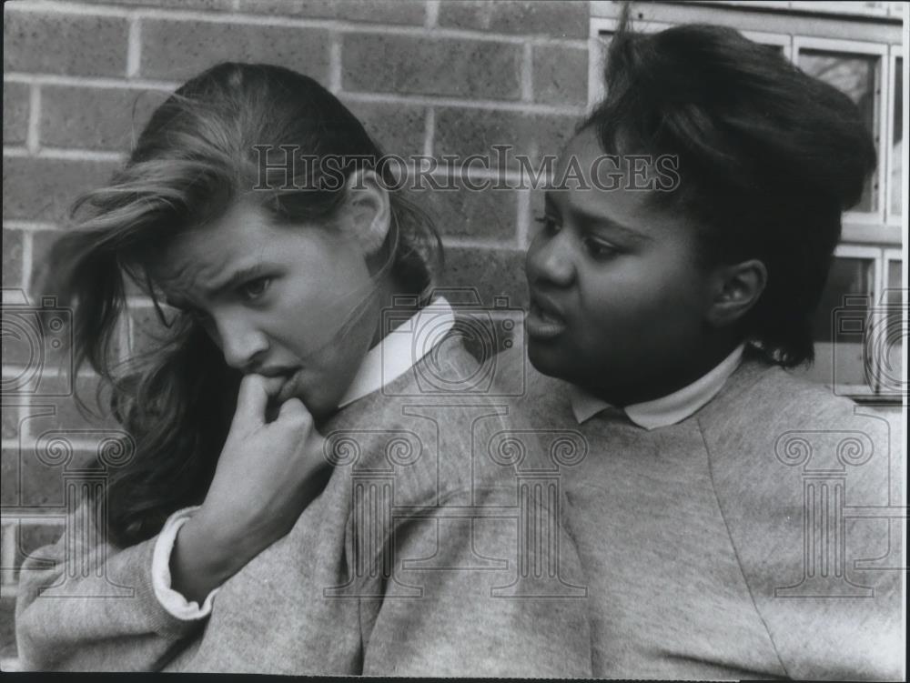 1987 Press Photo Traci Lin-Tabbi and Joi Martins in Juvi - cvp09196 - Historic Images