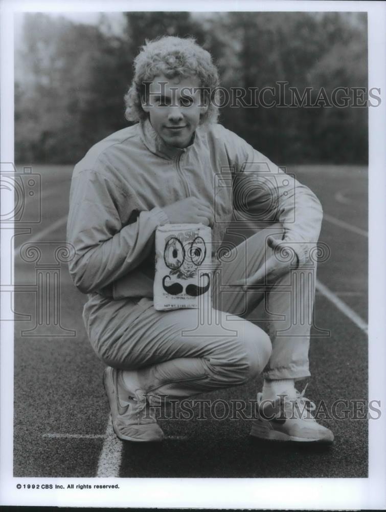 1992 Press Photo Ian Ziering stars in Flour Babies - cvp09719 - Historic Images