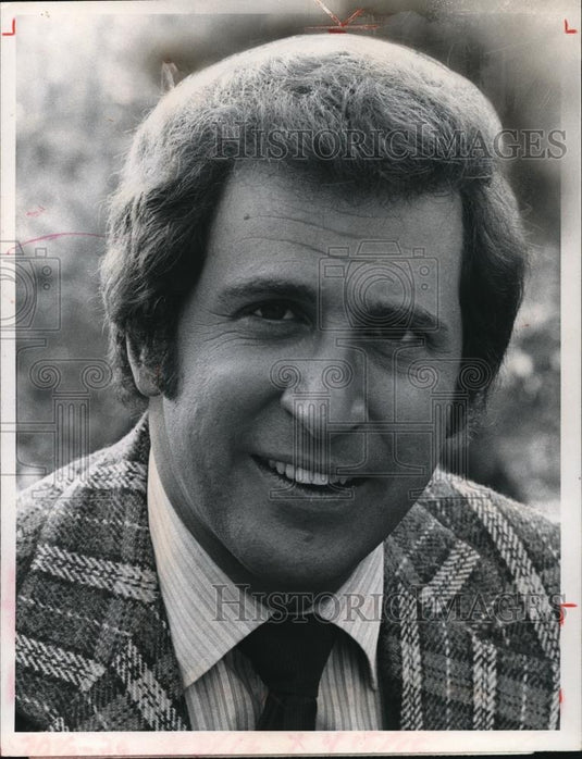 1971 Press Photo Ted Bessell on Me and The Chimp - cvp01367 - Historic Images
