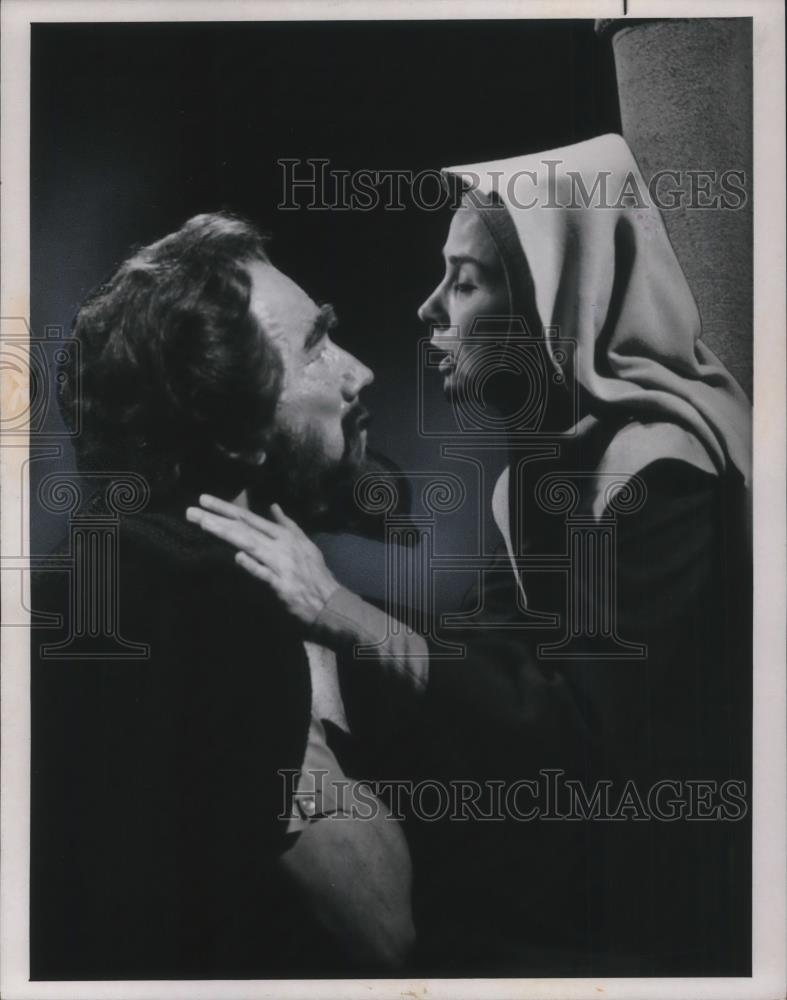1966 Press Photo Melvyn Douglas Actor and Kim Hunter Actress - cvp03808 - Historic Images