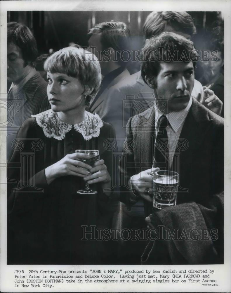 1969 Press Photo Mia Farrow &amp; Dustin Hoffman in John &amp; Mary - cvp12591 - Historic Images