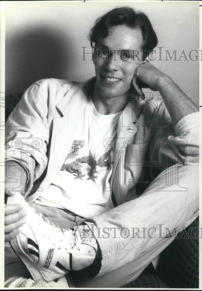 1989 Press Photo John Curry British Olympic Skater Actor Privates on Parade Play - Historic Images