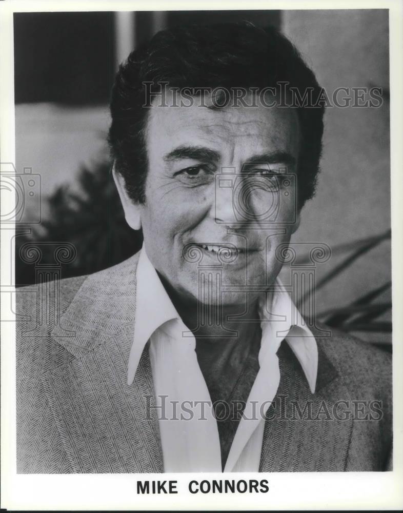 1990 Press Photo Mike Connors - cvp02321 - Historic Images