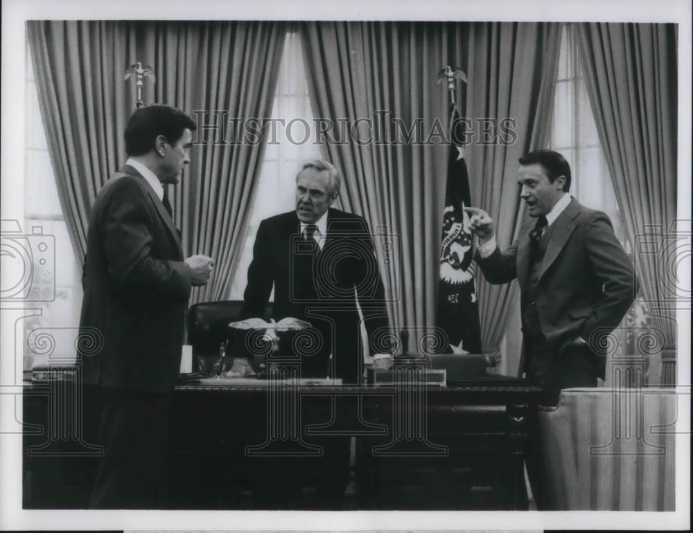 1977 Press Photo John Lehne, Jason Robards on Washington Behind Closed Doors - Historic Images