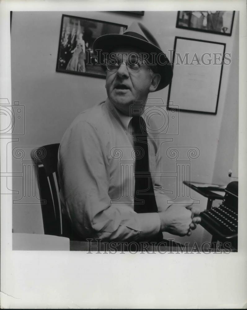 Press Photo Walter Winchell on ABC - cvp18914 - Historic Images