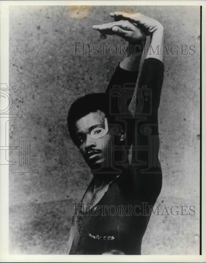 1987 Press Photo Noel Hall in Creature, choreographed by Shirley Rushing - Historic Images