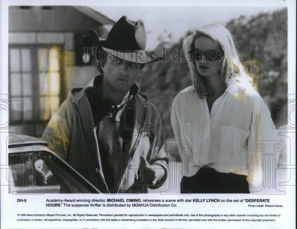 1990 Press Photo Michael Cimino Director and Kelly Lynch in Desperate Hours - Historic Images