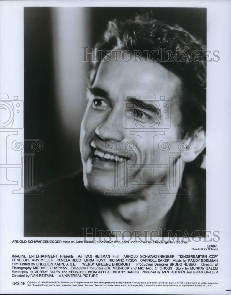 1990 Press Photo Arnold Schwarzengger in Kindergarten Cop - cvp19791 - Historic Images