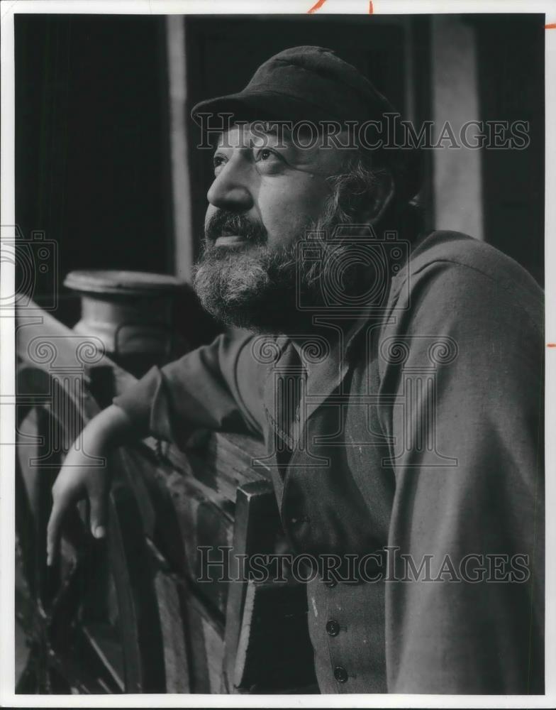 1975 Press Photo Rudy Cirell in Fiddler on the Roof at Huntington Palyhouse - Historic Images