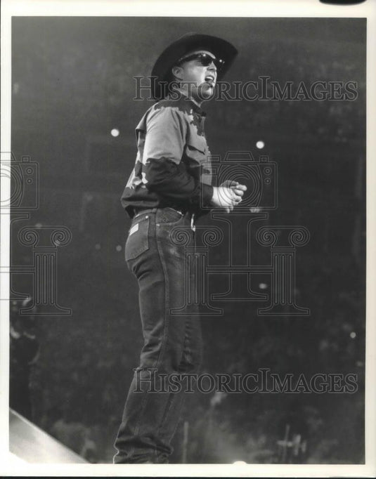 1994 Press Photo Garth Brooks Country Music Singer NBC TV Special - cvp05464 - Historic Images