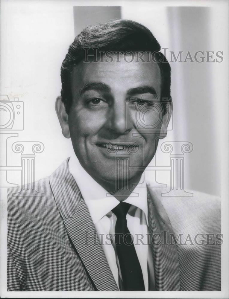1999 Press Photo Mike Connors - cvp02322 - Historic Images