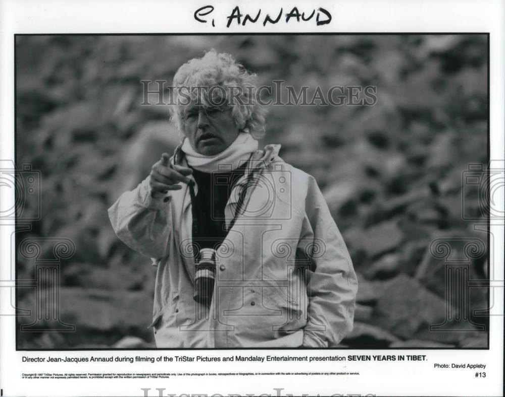 1997 Press Photo Jean-Jacques Annaud during filming of Seven Years in Tibet - Historic Images