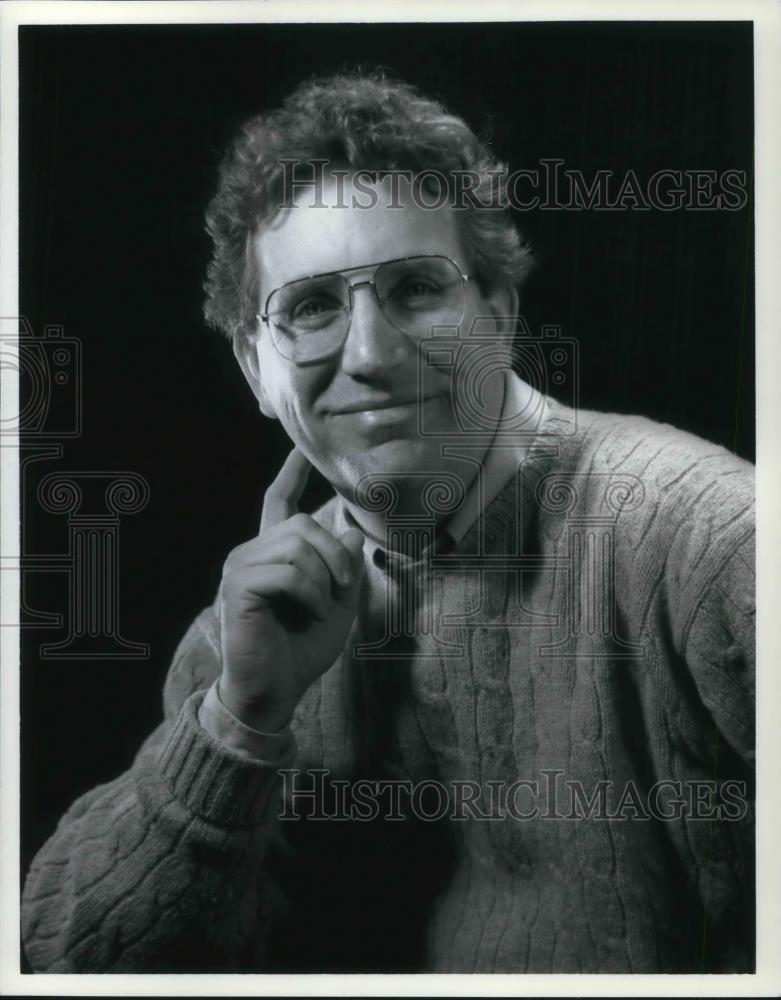 1995 Press Photo Peter Hackett Artistic Director - 846 - cvp17783 - Historic Images