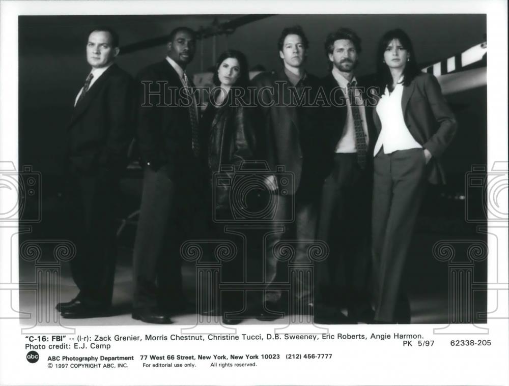 1997 Press Photo Zack Grenier, Morris Chestnut, DB Sweeney in C-16: FBI - Historic Images