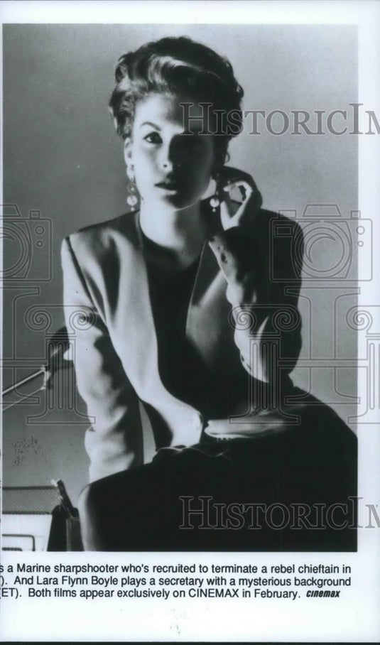 1994 Press Photo Lara Flynn Boyle stars in The Temp - cvp09536 - Historic Images