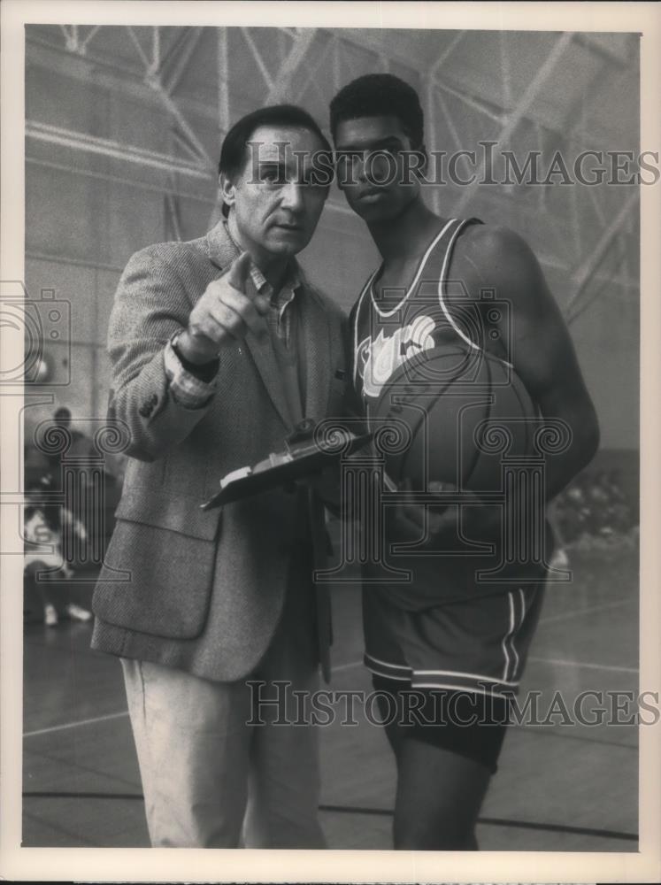 1990 Press Photo Tony LoBianco and Jon Clair in Malcolm Takes a Shot - cvp09734 - Historic Images