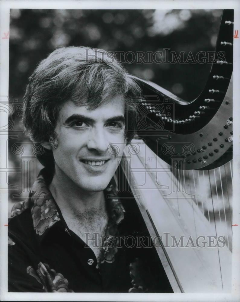1973 Press Photo Gerald Goodman, harpist and singer - cvp17069 - Historic Images