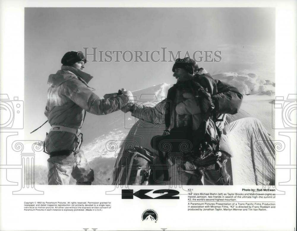 1993 Press Photo K2 Stars MIchael Biehn and Taylor Brooks - cvp19402 - Historic Images