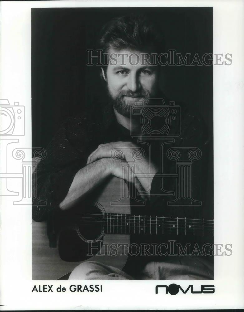 1987 Press Photo Alex de Grassi Fingerstyle Guitarist - cvp04335 - Historic Images